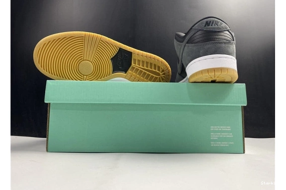 AR0778-001 Dark Black Grey Gum SB Dunk Nike Low 1121